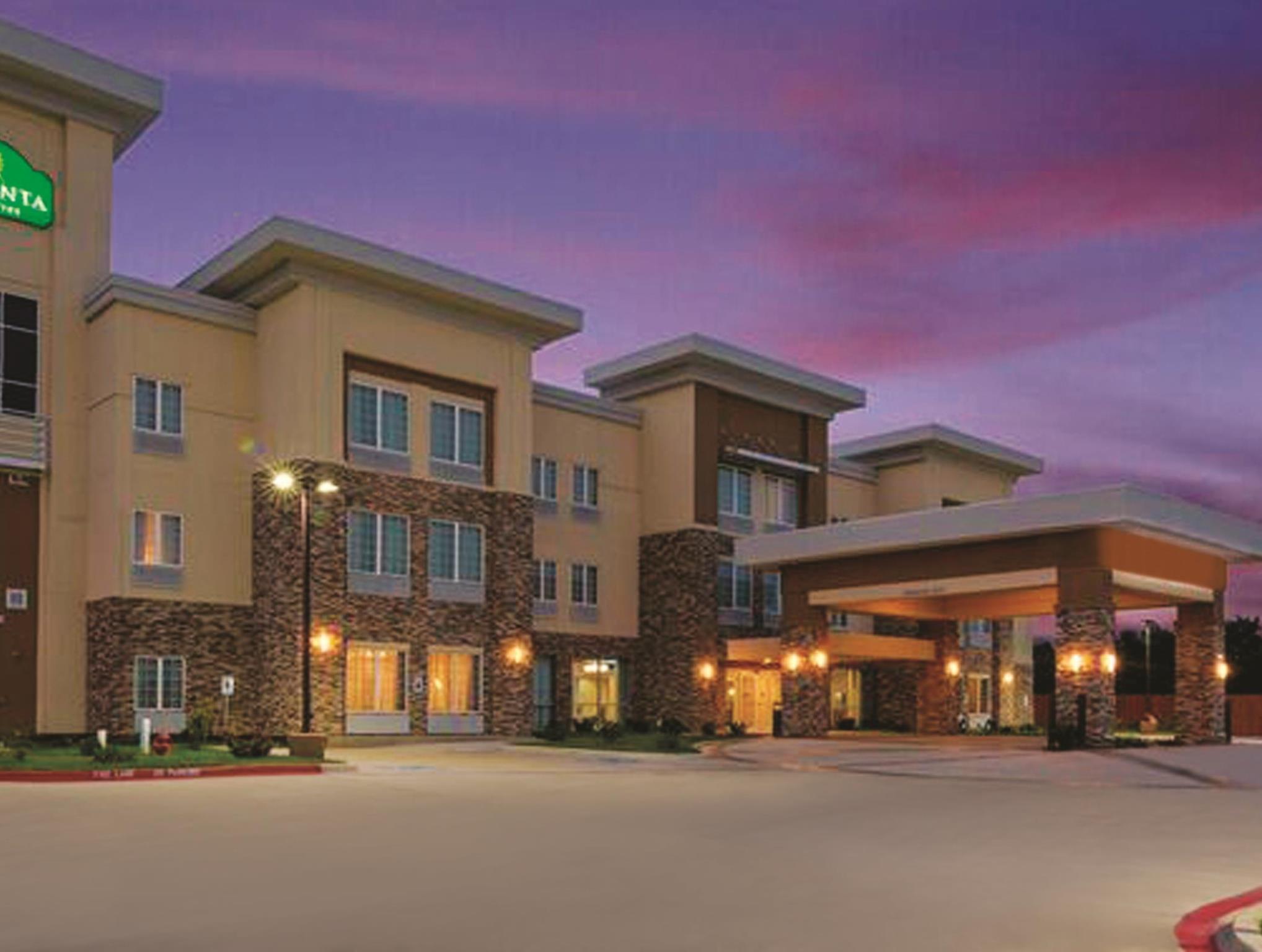 La Quinta By Wyndham Luling Hotel Exterior photo