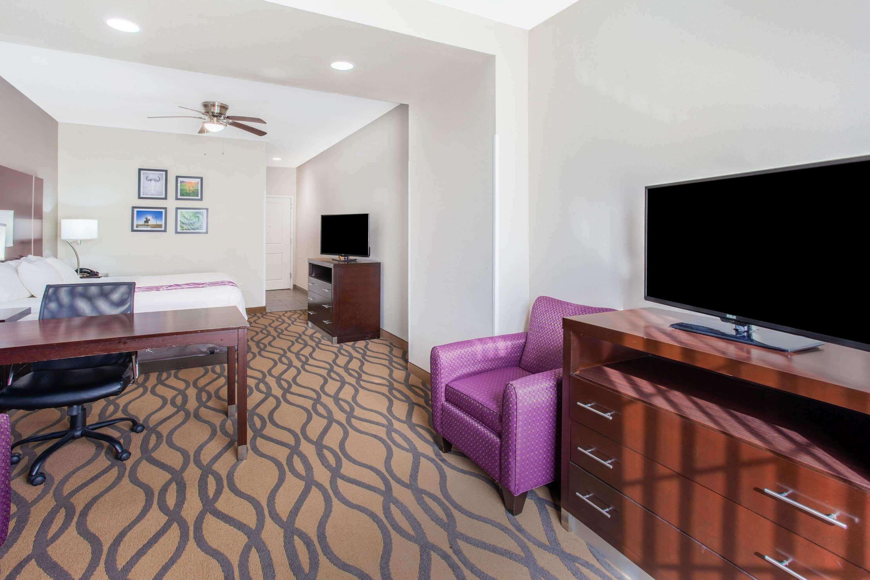 La Quinta By Wyndham Luling Hotel Exterior photo