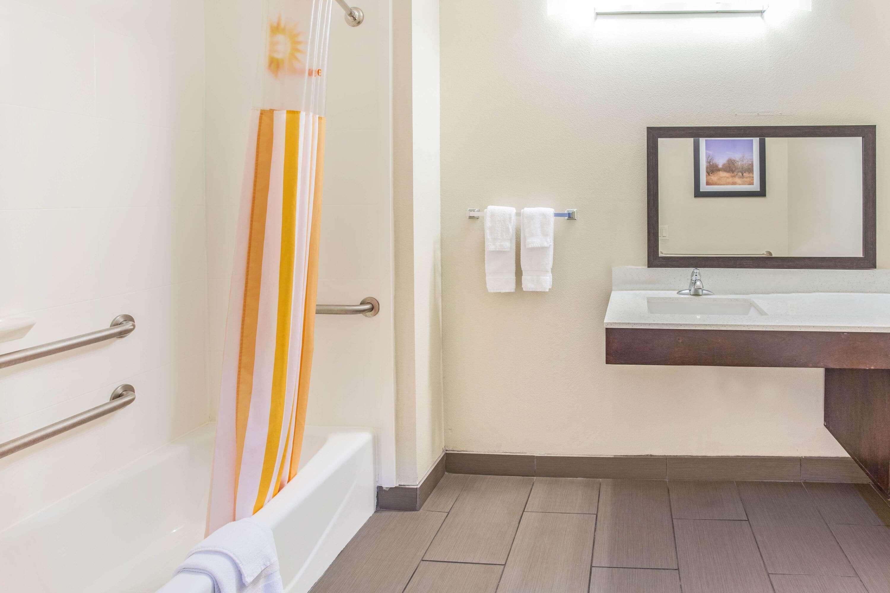 La Quinta By Wyndham Luling Hotel Exterior photo